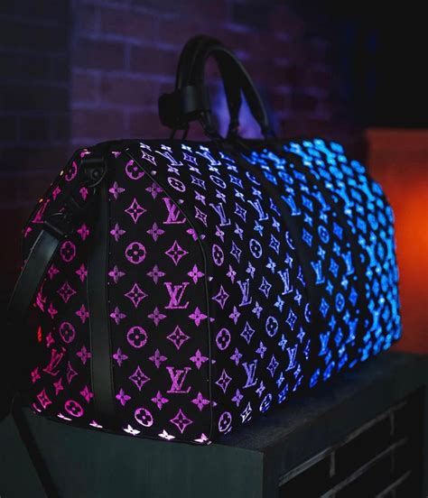 louis vuitton travel bag lights